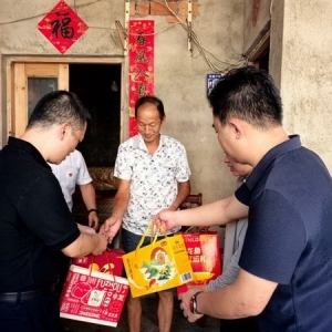 中国人寿寿险福州分公司：走访送温暖 慰问暖人心