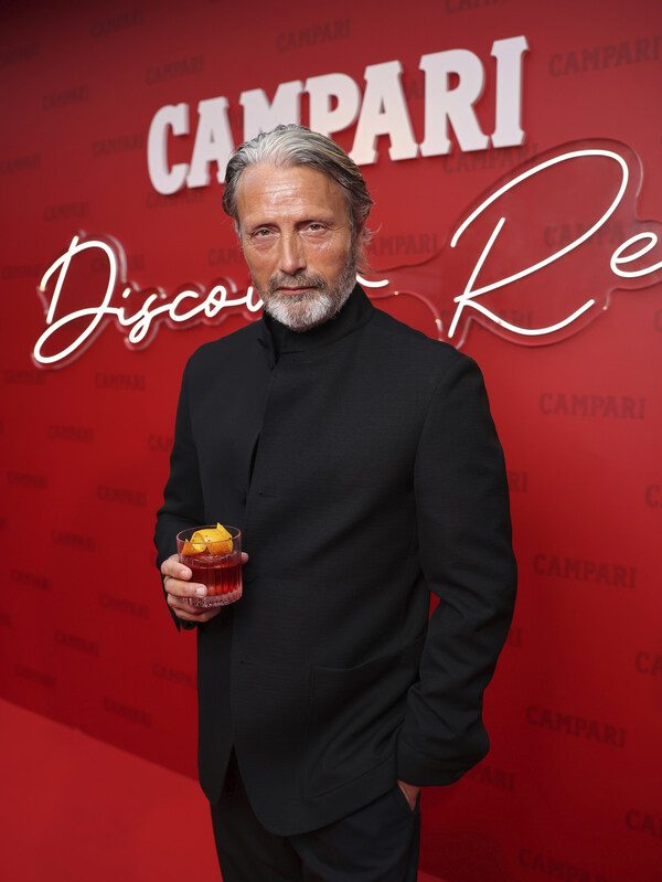 Mads Mikkelsen unveils his Negroni twist at Campari’s Hyde Beach event during the 78th Cannes Film Festival, May 17, 2025. Mads Mikkelsen unveils his Negroni twist at Campari’s Hyde Beach event during the 78th Cannes Film Festival, May 17, 2025.