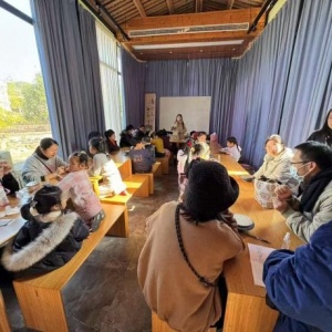 亲子陶艺DIY体验，激发创意拉近亲子关系