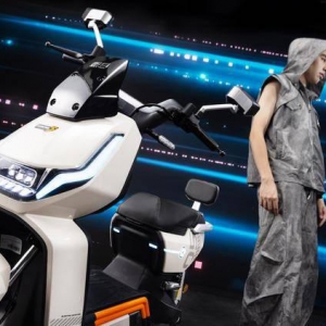 年轻人为何偏爱两轮电动车？新日梦想5与芭芘公主揭示选车新趋势