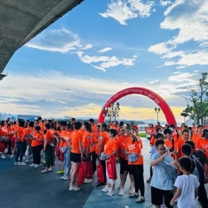 福州举办7·8全国保险公众宣传日健步行活动