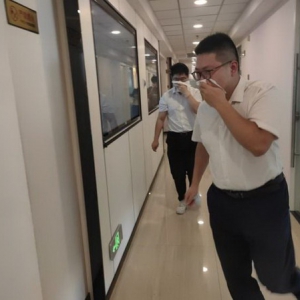 保险公司联合银行开展消防演练提升员工应急处置能力