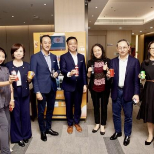 新加坡政商领袖赴华交流 数字人民币体验助力中新合作