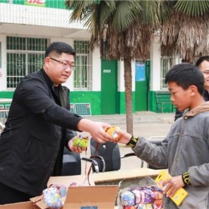 企业爱心公益活动助力乡村教育发展