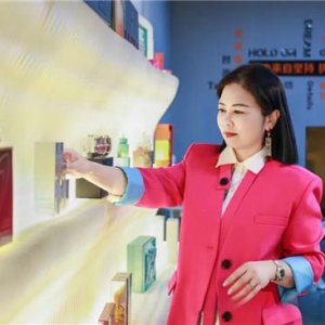 湖南女企业家跨界创新 打造影城生物科技产业帝国