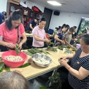 中国人寿晋安支公司举办端午包粽子活动增进客户关系