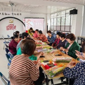 浓情五月天感恩母亲节 社区活动传递温暖与关怀